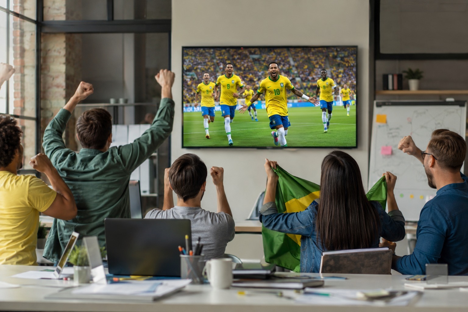 Dia de jogo da Seleção Brasileira não é feriado: entenda os direitos do empregador